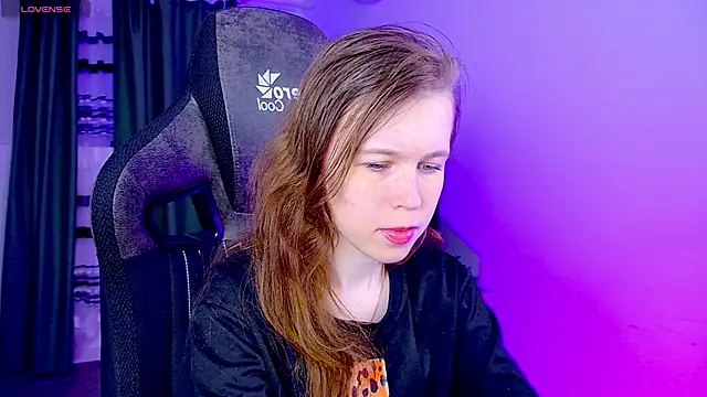 Snapshot of AriaGracen chatting on 16, 4, 2026 AriaGracen online show from 16, 4, 2026