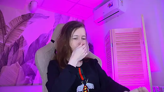 Snapshot of AriaGracen chatting on 23, 4, 2026 AriaGracen online show from 23, 4, 2026