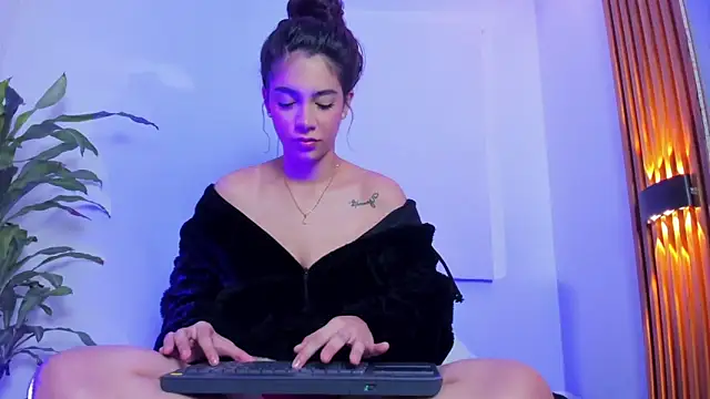 Snapshot of BellaRomano chatting on 1, 4, 2026 BellaRomano online show from 1, 4, 2026