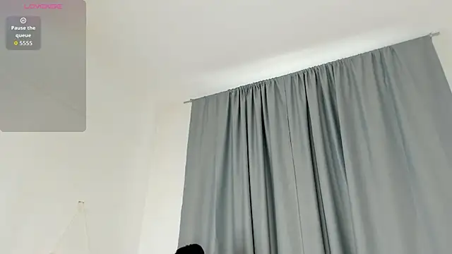 Snapshot of mint_ray chatting on 22, 4, 2026 mint ray online show from 22, 4, 2026