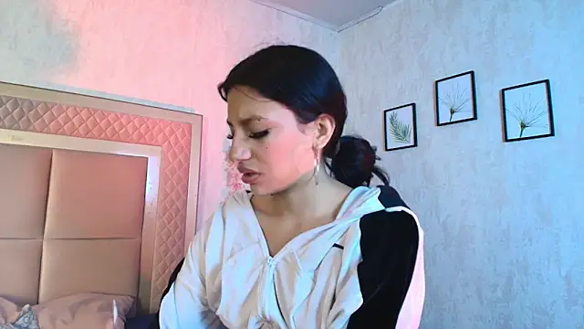 Snapshot of Madii_ chatting on 9, 3, 2026 Madii online show from 9, 3, 2026