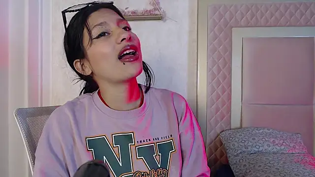 Snapshot of Madii_ chatting on 6, 4, 2026 Madii online show from 6, 4, 2026