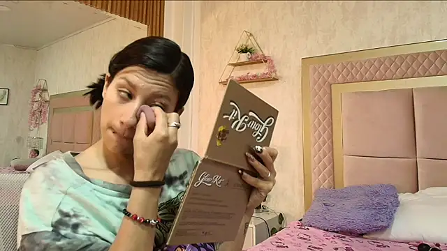 Snapshot of Madii_ chatting on 13, 4, 2026 Madii online show from 13, 4, 2026