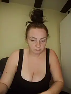 Snapshot of Bella-Monroe chatting on 21, 3, 2026 Bella-Monroe online show from 21, 3, 2026