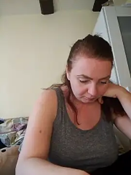 Snapshot of Bella-Monroe chatting on 19, 4, 2026 Bella-Monroe online show from 19, 4, 2026