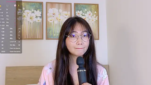 Snapshot of pinkyblooom chatting on 17, 3, 2026 pinkyblooom online show from 17, 3, 2026