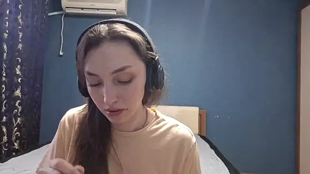 Snapshot of CindyLight chatting on 10, 4, 2026 CindyLight online show from 10, 4, 2026