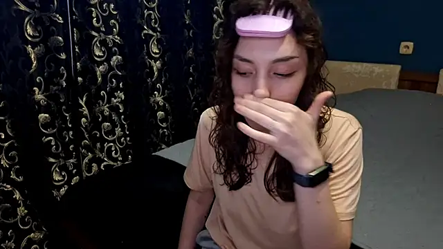 Snapshot of CindyLight chatting on 19, 4, 2026 CindyLight online show from 19, 4, 2026
