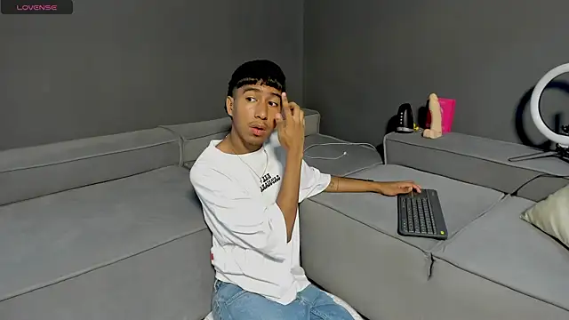 Snapshot of Ender_h0tt chatting on 14, 5, 2026 Ender h0tt online show from 14, 5, 2026