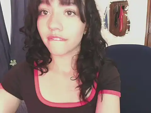 Snapshot of Katiieee chatting on 7, 5, 2026 Katiieee online show from 7, 5, 2026