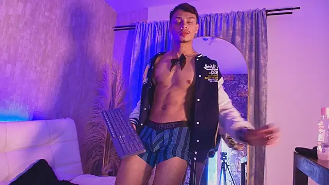 Snapshot of davis_saint chatting on 6, 4, 2026 davis saint online show from 6, 4, 2026