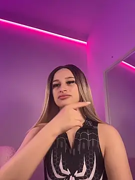 Snapshot of ScarletFlameee chatting on 11, 4, 2026 ScarletFlameee online show from 11, 4, 2026