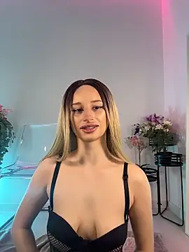 ScarletFlameee online show from 14, 5, 2026
