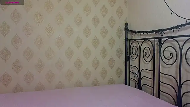 Snapshot of LucyMur chatting on 11, 4, 2026 LucyMur online show from 11, 4, 2026