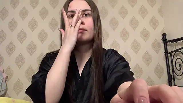 Snapshot of LucyMur chatting on 18, 4, 2026 LucyMur online show from 18, 4, 2026