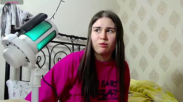 Snapshot of LucyMur chatting on 20, 4, 2026 LucyMur online show from 20, 4, 2026