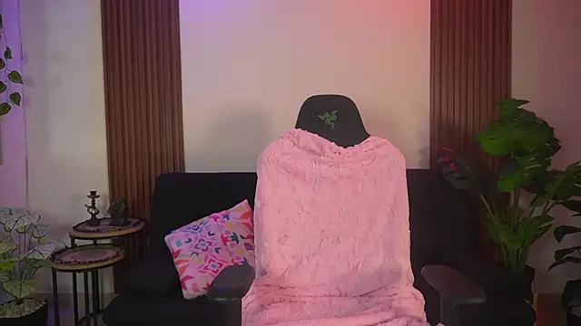 Snapshot of calypso_and_g2 chatting on 8, 4, 2026 calypso and g2 online show from 8, 4, 2026