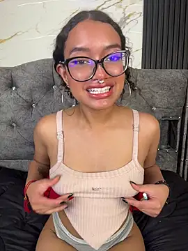 Snapshot of Bunny_fire chatting on 16, 4, 2026 Bunny fire online show from 16, 4, 2026