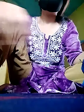 Snapshot of Divya3107 chatting on 16, 4, 2026 Divya3107 online show from 16, 4, 2026