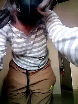 Snapshot of Divya3107 chatting on 19, 4, 2026 Divya3107 online show from 19, 4, 2026