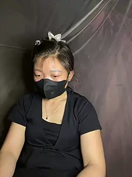 Snapshot of Bling-pusy chatting on 14, 4, 2026 Bling-pusy online show from 14, 4, 2026