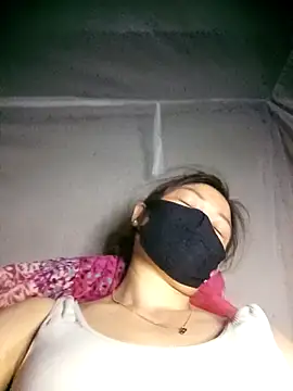 Snapshot of Bling-pusy chatting on 18, 4, 2026 Bling-pusy online show from 18, 4, 2026