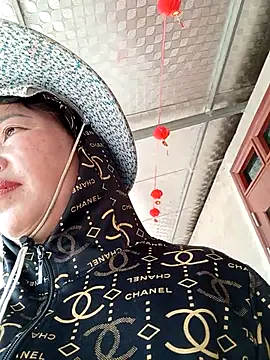 Snapshot of Yellow-pink chatting on 4, 4, 2026 Yellow-pink online show from 4, 4, 2026