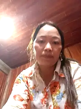 Snapshot of Yellow-pink chatting on 7, 4, 2026 Yellow-pink online show from 7, 4, 2026