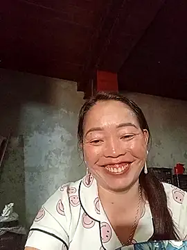 Snapshot of Yellow-pink chatting on 8, 4, 2026 Yellow-pink online show from 8, 4, 2026