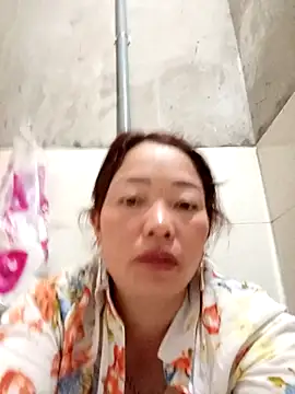 Snapshot of Yellow-pink chatting on 11, 4, 2026 Yellow-pink online show from 11, 4, 2026