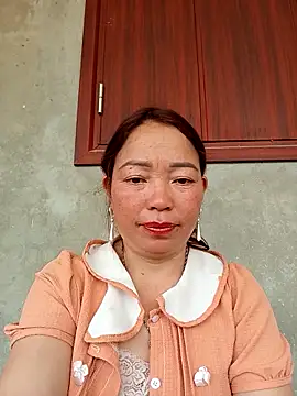 Snapshot of Yellow-pink chatting on 15, 4, 2026 Yellow-pink online show from 15, 4, 2026