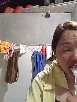 Snapshot of Yellow-pink chatting on 17, 4, 2026 Yellow-pink online show from 17, 4, 2026