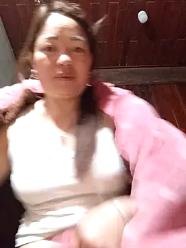 Snapshot of Yellow-pink chatting on 20, 4, 2026 Yellow-pink online show from 20, 4, 2026