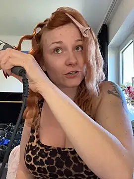 Snapshot of Fiebie_licious_ chatting on 21, 4, 2026 Fiebie licious online show from 21, 4, 2026