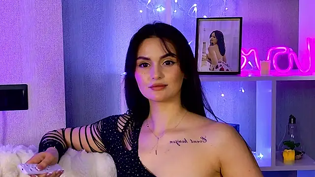 Snapshot of MilaaSweety chatting on 2, 4, 2026 MilaaSweety online show from 2, 4, 2026