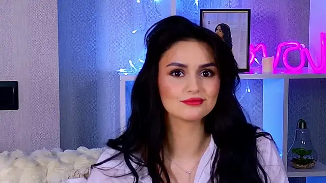 Snapshot of MilaaSweety chatting on 4, 4, 2026 MilaaSweety online show from 4, 4, 2026