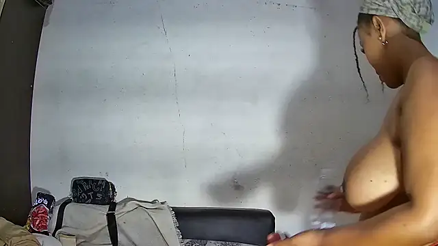 Snapshot of DirtyMelo chatting on 15, 4, 2026 DirtyMelo online show from 15, 4, 2026