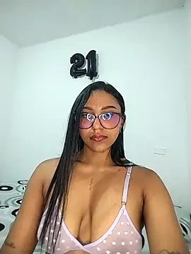 Snapshot of Victoria_Gonzalez chatting on 12, 4, 2026 Victoria Gonzalez online show from 12, 4, 2026