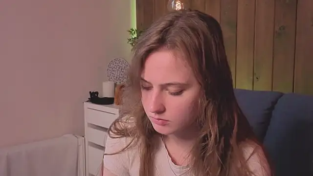 Snapshot of RubieHeiser chatting on 18, 4, 2026 RubieHeiser online show from 18, 4, 2026