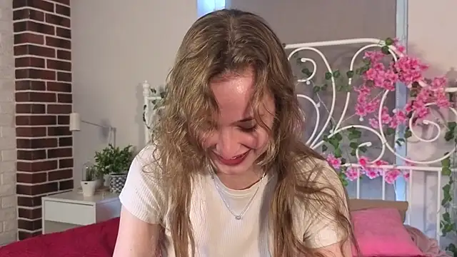 Snapshot of RubieHeiser chatting on 21, 4, 2026 RubieHeiser online show from 21, 4, 2026