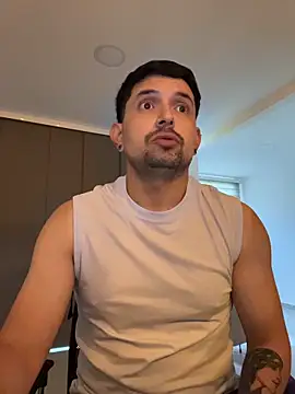 Snapshot of TroyeSavage chatting on 20, 3, 2026 TroyeSavage online show from 20, 3, 2026