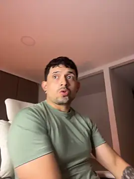 Snapshot of TroyeSavage chatting on 23, 4, 2026 TroyeSavage online show from 23, 4, 2026