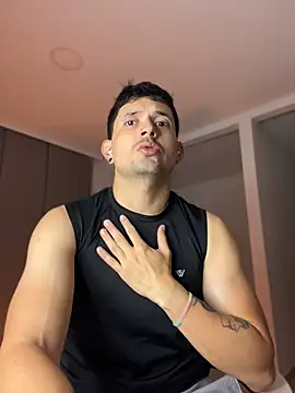 Snapshot of TroyeSavage chatting on 24, 4, 2026 TroyeSavage online show from 24, 4, 2026