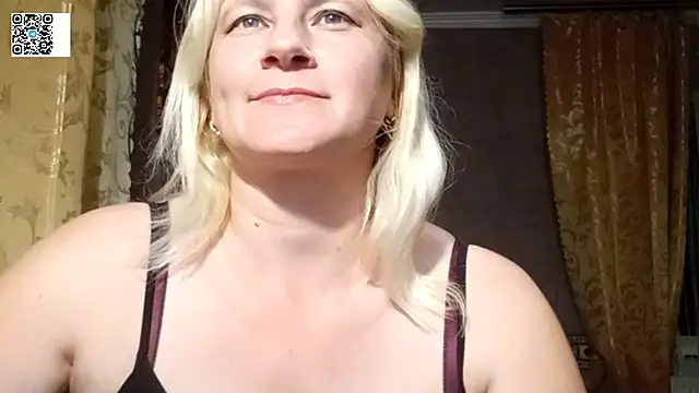 Snapshot of DiamondLady555 chatting on 13, 6, 2026 DiamondLady555 online show from 13, 6, 2026