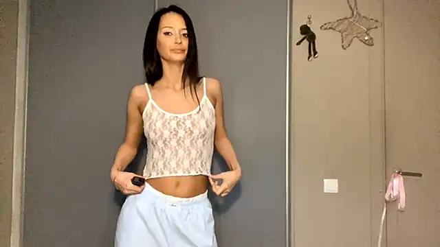 Snapshot of JonnaSzerszen chatting on 13, 4, 2026 JonnaSzerszen online show from 13, 4, 2026