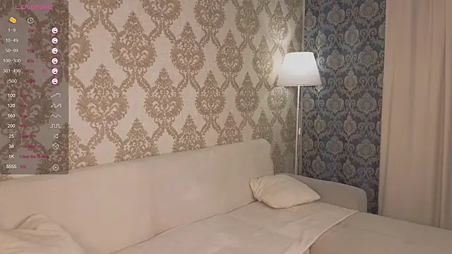 Snapshot of foxy_bloomm chatting on 26, 4, 2026 foxy bloomm online show from 26, 4, 2026