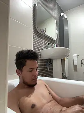 maikel18b online show from 10, 4, 2026