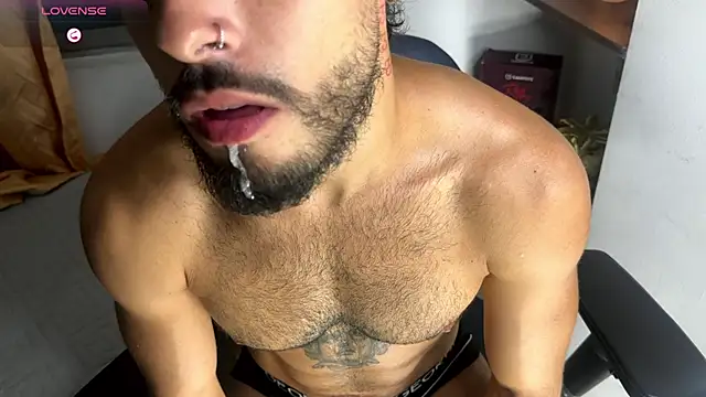 Snapshot of Mateobaer_ chatting on 22, 4, 2026 Mateobaer online show from 22, 4, 2026