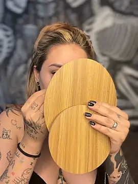 Snapshot of CarolQueen1_ chatting on 9, 4, 2026 CarolQueen1 online show from 9, 4, 2026