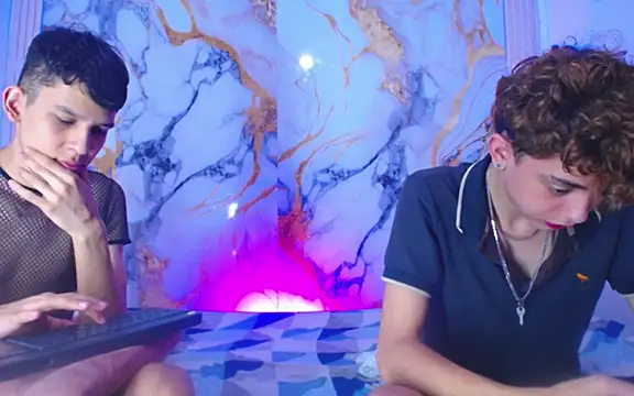 Snapshot of Desire_Boys1 chatting on 31, 3, 2026 Desire Boys1 online show from 31, 3, 2026